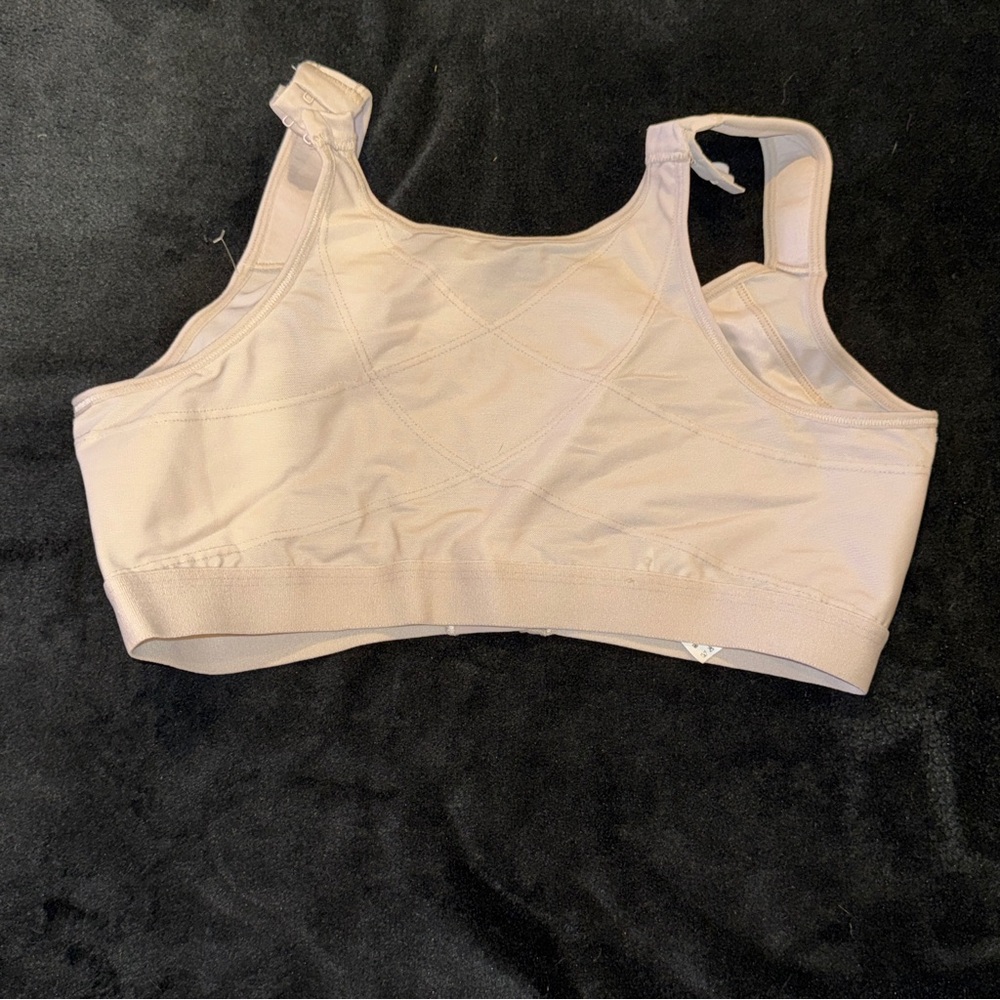 Leonisa Multi/Functional Unlined Wireless Posture… - image 2